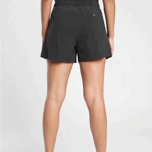 Athleta black Skyline Shorts Sz 8